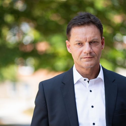 Prof. Dr.-Ing. Jürgen Göhringer – Professor Künstliche Intelligenz und Kognitive Systeme (KIK)