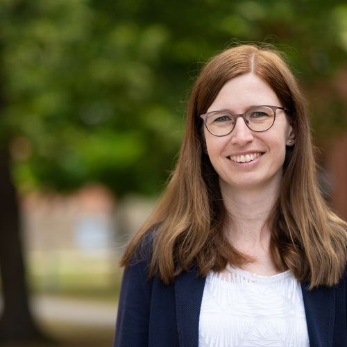 Teresa Marku – Leiterin Bibliothek