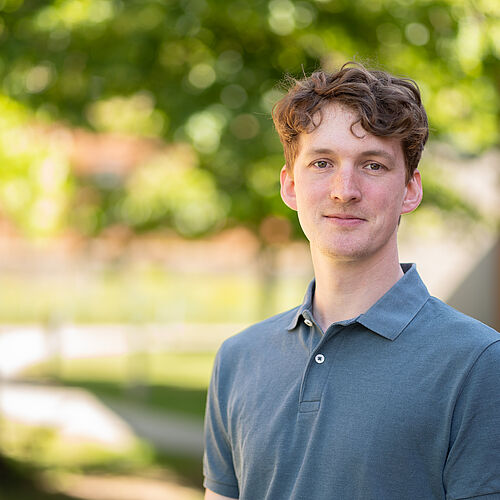 Dr. Nick Naujoks-Schober – 