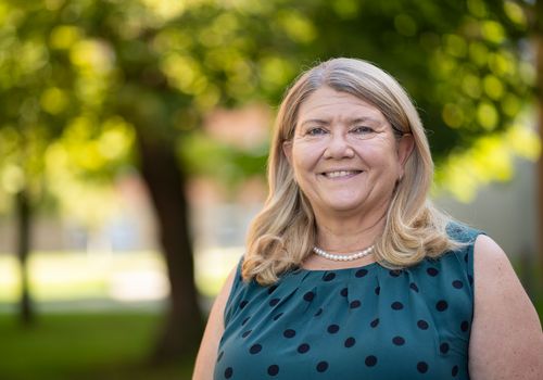 Claudia Schroll – Mitarbeiterin Bibliothek