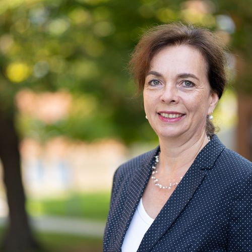 Prof. Dr. Astrid von Blumenthal – Professorin Nachhaltige Ingenieurwissenschaften (NIW) / Studienfachberatung Nachhaltige Ingenieurwissenschaften (NIW) / Vorsitzende Prüfungskommission Nachhaltige Ingenieurwissenschaften (NIW) / Praktikumsbeauftragte Nachhaltige Ingenieurwissenschaften (