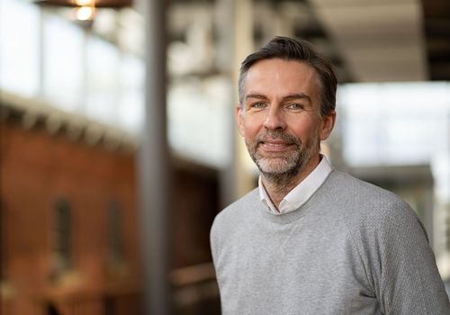 Prof. Dr.-Ing. Lukas Prasol – Professor Künstliche Intelligenz und kognitive Systeme (KIK)