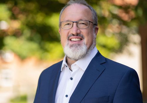 Prof. Dr.-Ing. Sascha Müller-Feuerstein – 